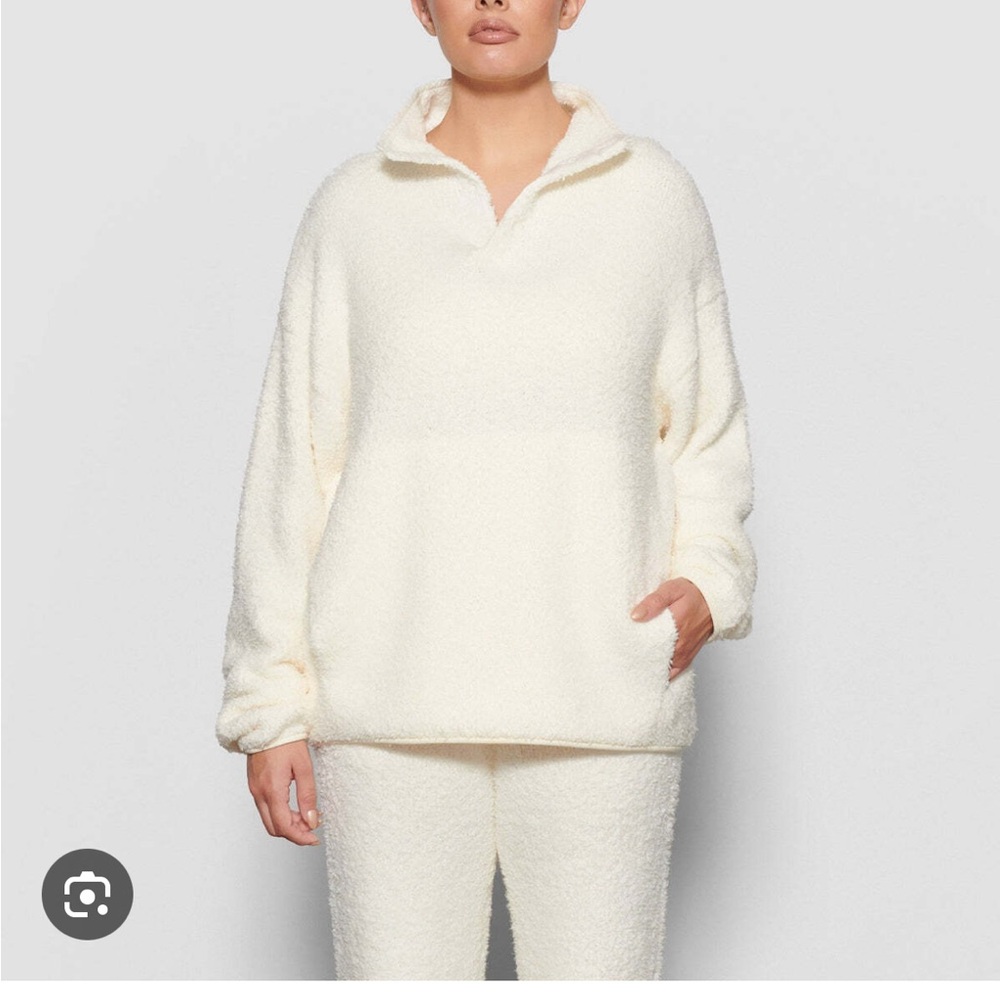 Skims cozy size small